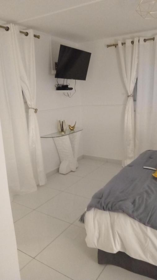 L'Instant Present Bed & Breakfast Le Moule Luaran gambar