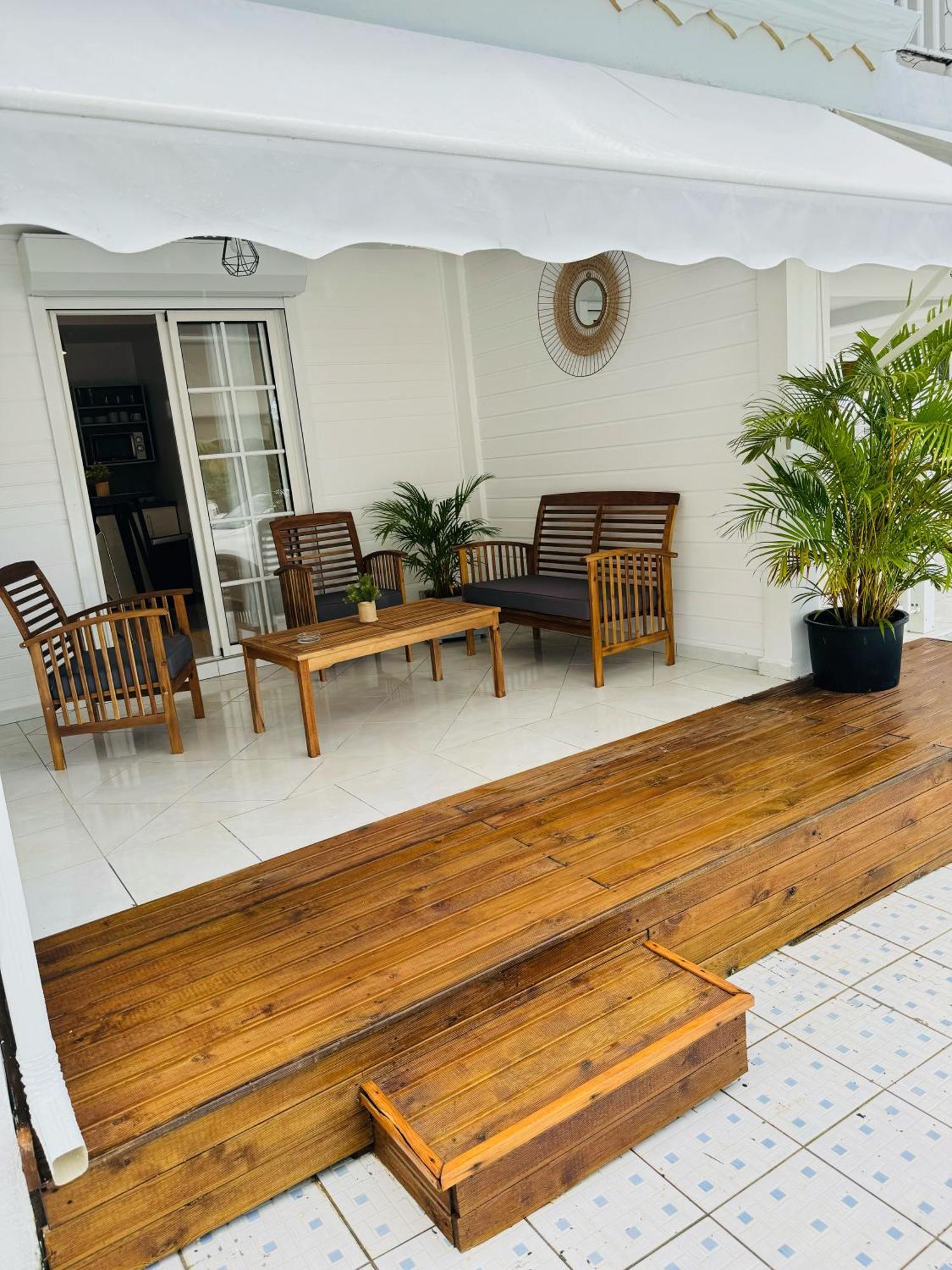L'Instant Present Bed & Breakfast Le Moule Luaran gambar
